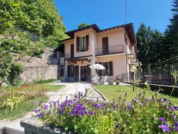 casa indipendente in vendita a Valganna in zona Ganna