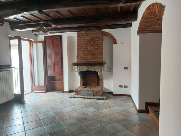 appartamento in vendita a Valganna in zona Ghirla