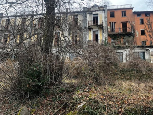 appartamento in vendita a Valganna in zona Boarezzo