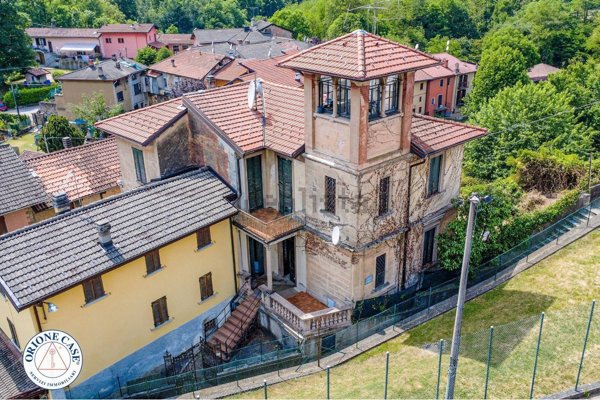 casa indipendente in vendita a Valganna in zona Ghirla