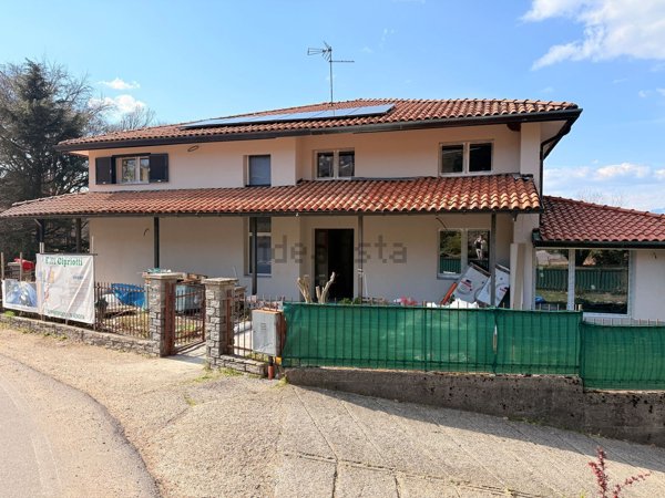 appartamento in vendita a Valganna in zona Ghirla