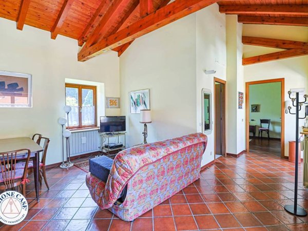 appartamento in vendita a Valganna in zona Ghirla
