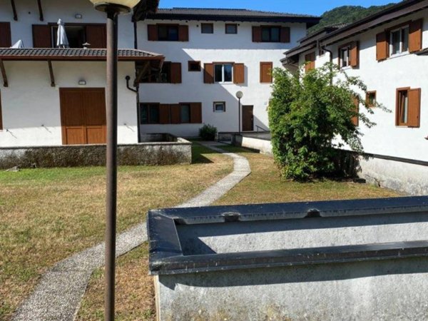 appartamento in vendita a Valganna in zona Ghirla