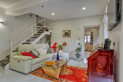 casa indipendente in vendita a Valganna in zona Ghirla