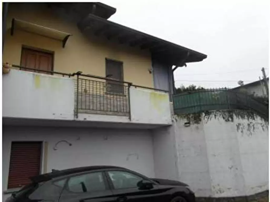 appartamento in vendita a Valganna in zona Ghirla