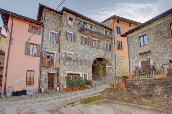 appartamento in vendita a Valganna in zona Ghirla