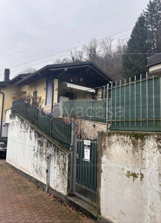 appartamento in vendita a Valganna in zona Ghirla