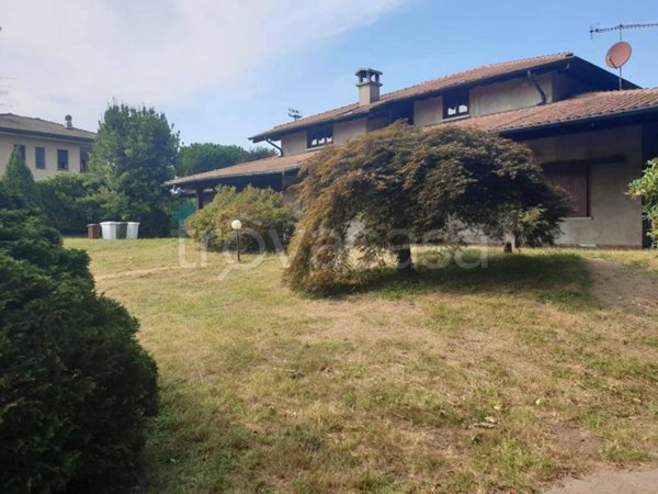 casa indipendente in vendita a Varano Borghi