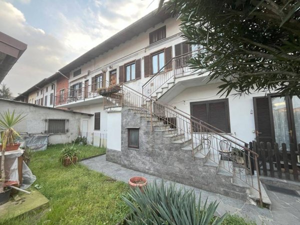 appartamento in vendita a Varano Borghi