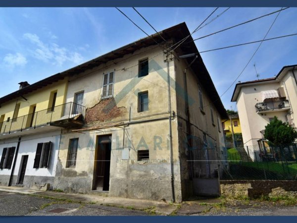 casa indipendente in vendita a Varano Borghi