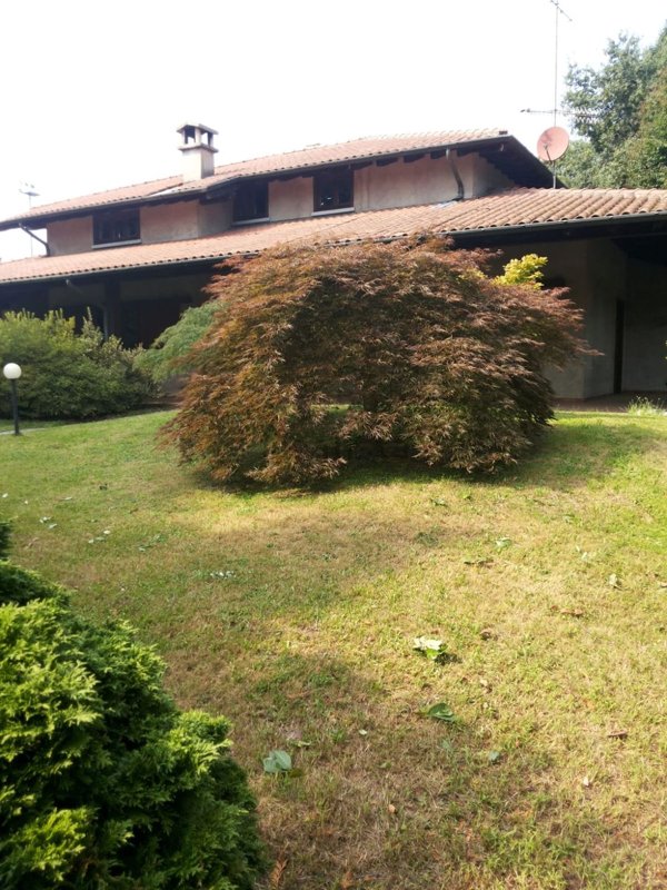 casa indipendente in vendita a Varano Borghi