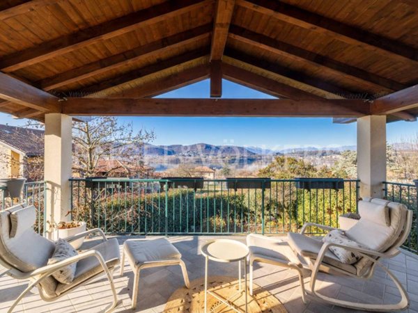casa indipendente in vendita a Varano Borghi