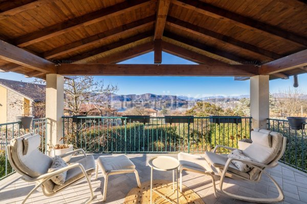 casa indipendente in vendita a Varano Borghi
