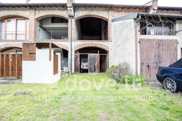 casa indipendente in vendita a Varano Borghi