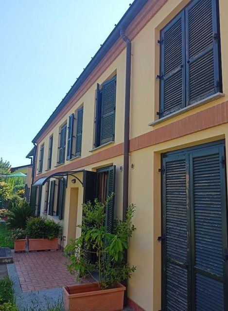 casa indipendente in vendita a Varano Borghi