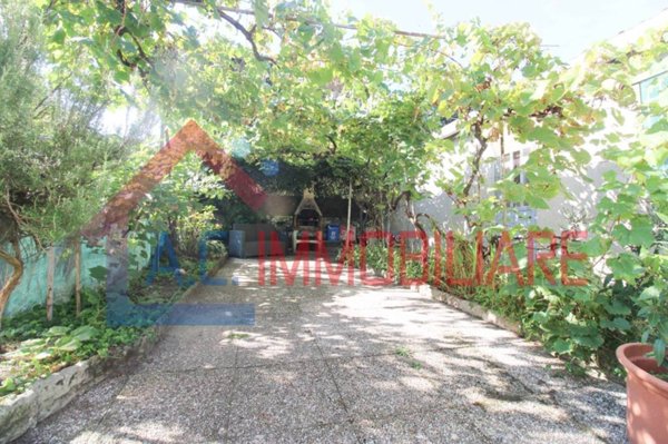 appartamento in vendita a Varano Borghi