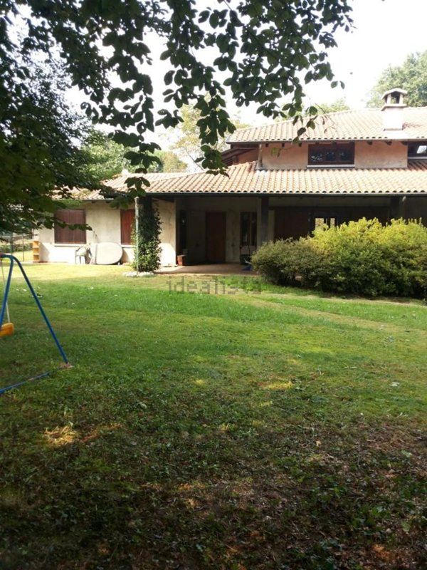 casa indipendente in vendita a Varano Borghi