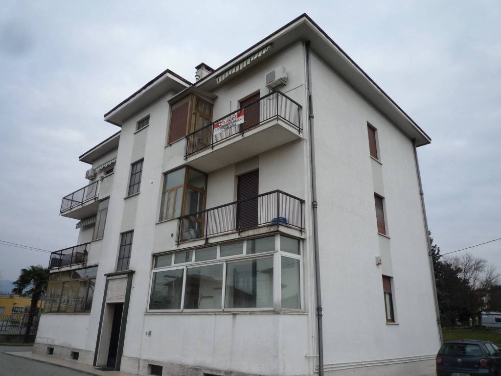 appartamento in vendita a Varano Borghi