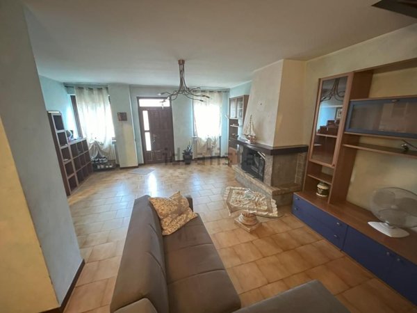 appartamento in vendita a Varano Borghi