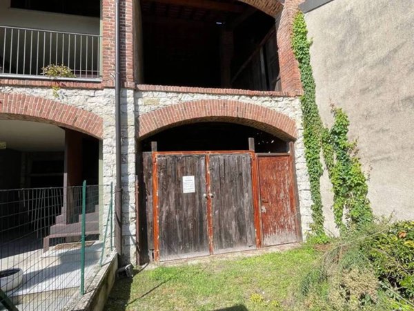 casa indipendente in vendita a Varano Borghi