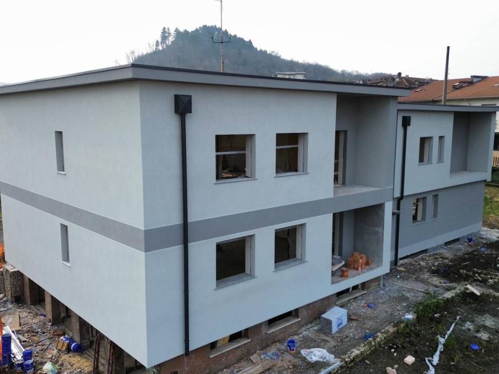 appartamento in vendita a Varano Borghi in zona Boffalora