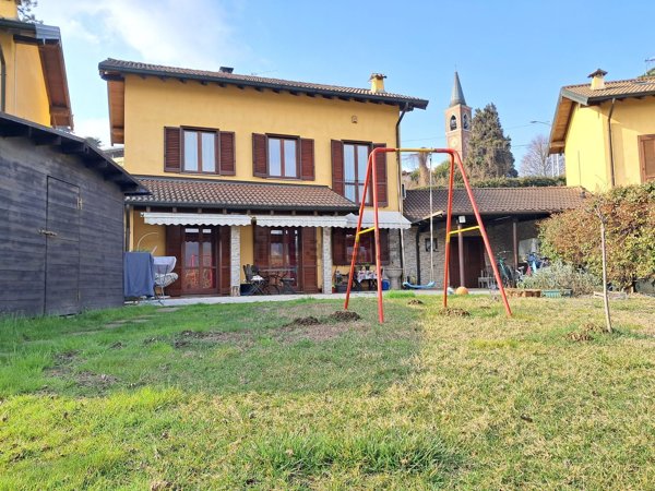 casa indipendente in vendita a Varano Borghi