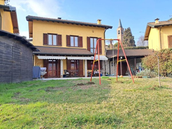 casa indipendente in vendita a Varano Borghi