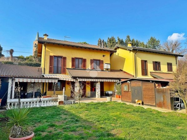 casa indipendente in vendita a Varano Borghi