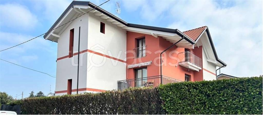 appartamento in vendita a Varano Borghi