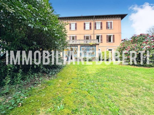 casa indipendente in vendita a Varano Borghi