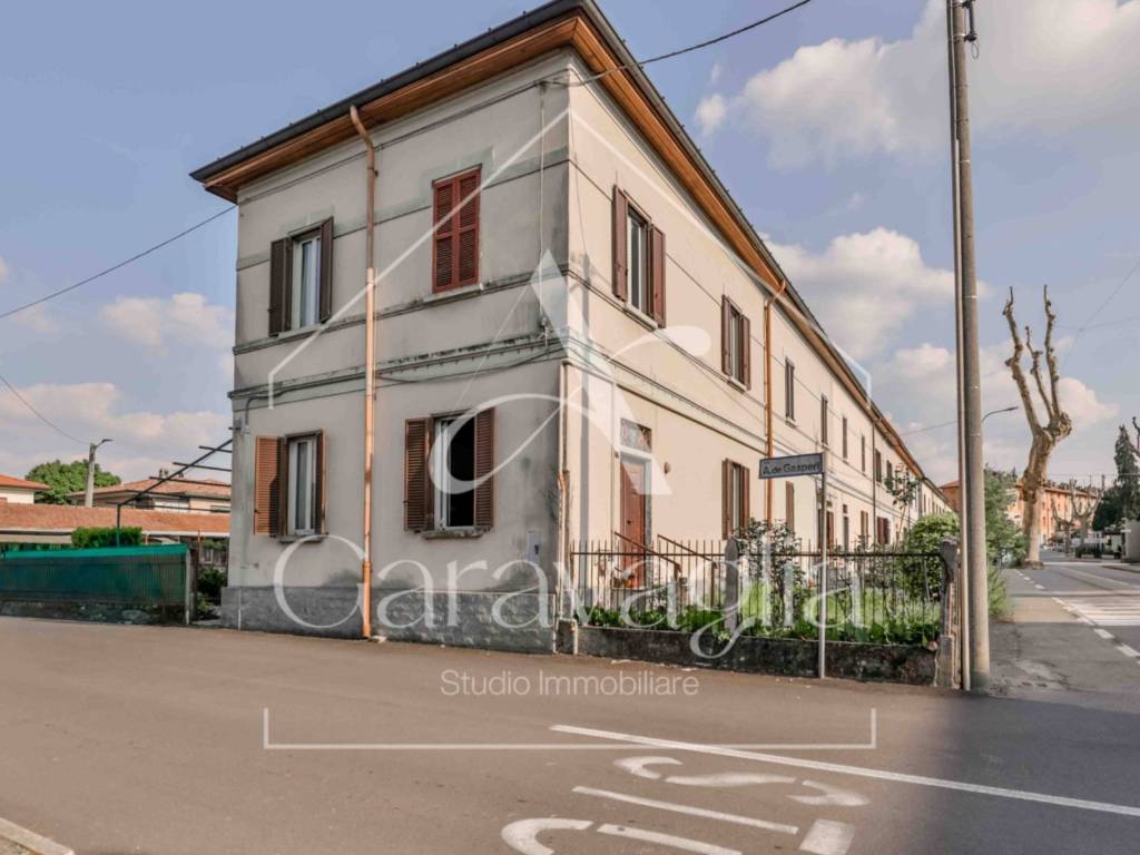 casa indipendente in vendita a Varano Borghi
