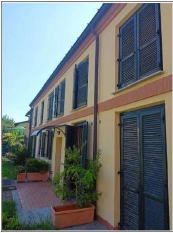 casa indipendente in vendita a Varano Borghi