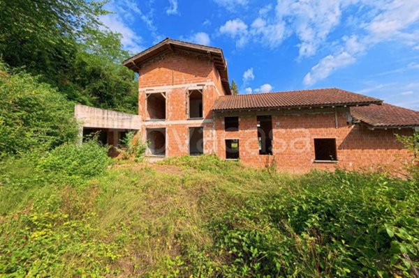 casa indipendente in vendita a Varano Borghi in zona Boffalora