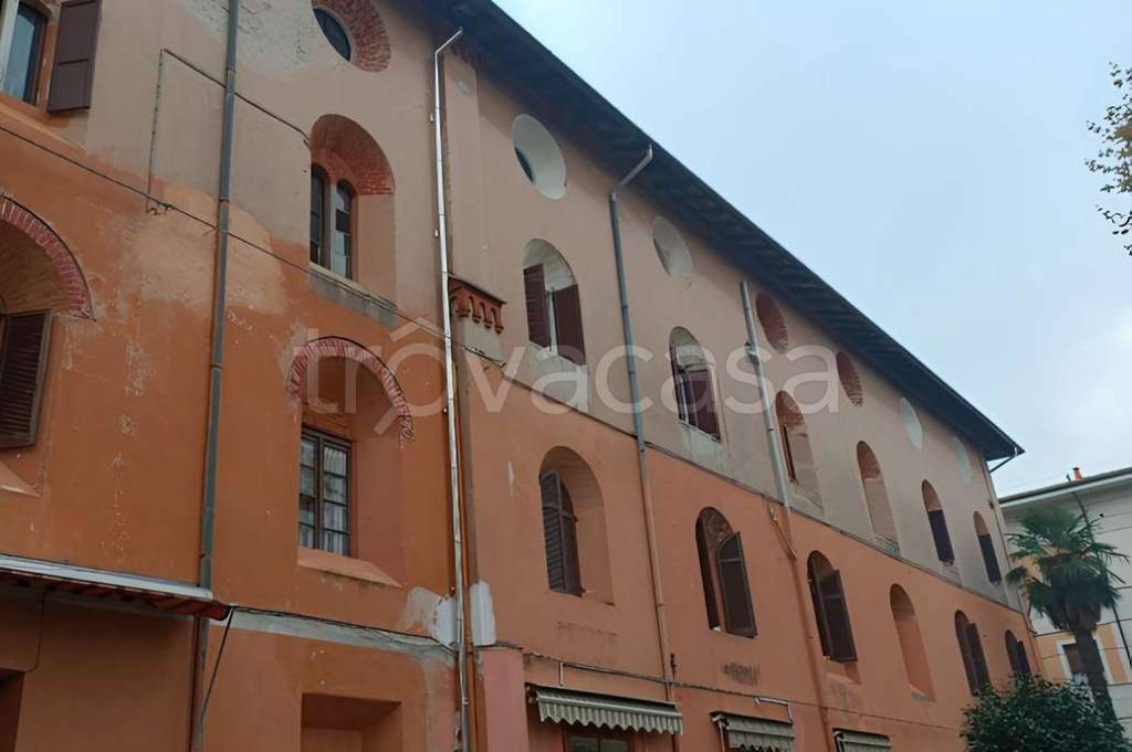 appartamento in vendita a Varano Borghi in zona Boffalora