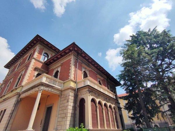 casa indipendente in vendita a Varese in zona Biumo