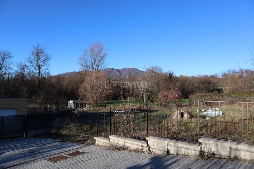 terreno edificabile in vendita a Varese in zona Lissago