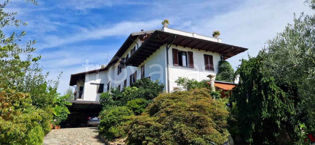 casa indipendente in vendita a Varese in zona Masnago
