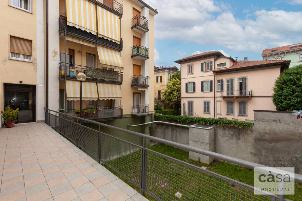 appartamento in vendita a Varese in zona Centro Città