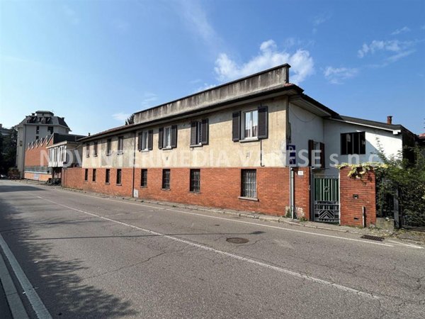 appartamento in vendita a Varese in zona Giubiano