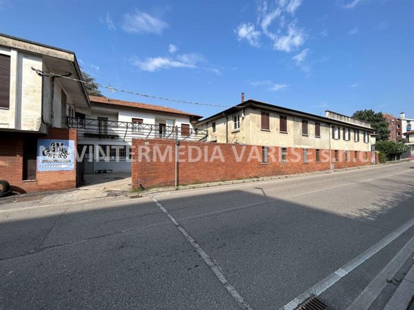 appartamento in vendita a Varese in zona Giubiano