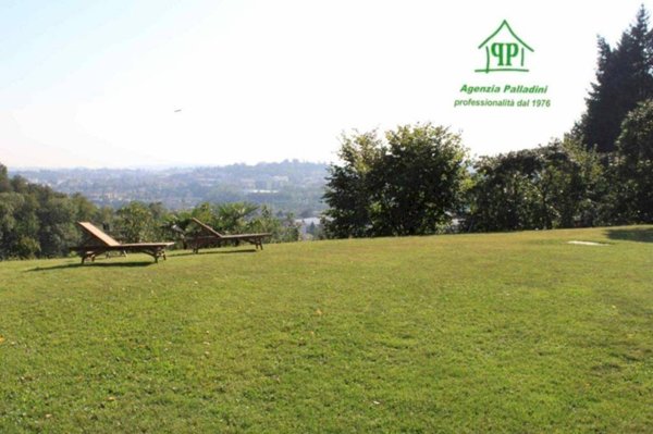 casa indipendente in vendita a Varese