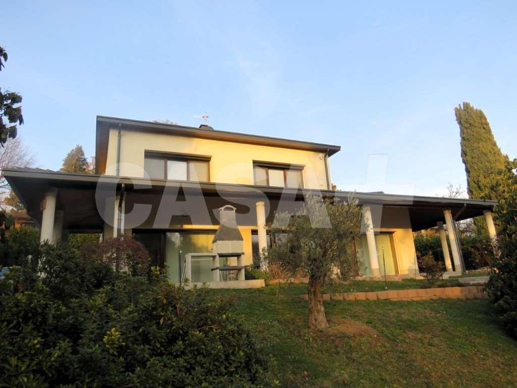casa indipendente in vendita a Varese in zona Ippodromo