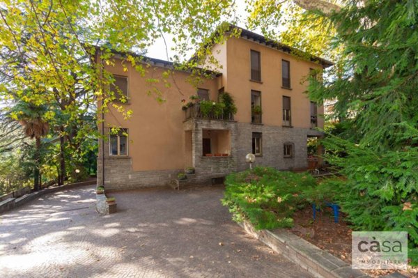 casa indipendente in vendita a Varese in zona Brunella