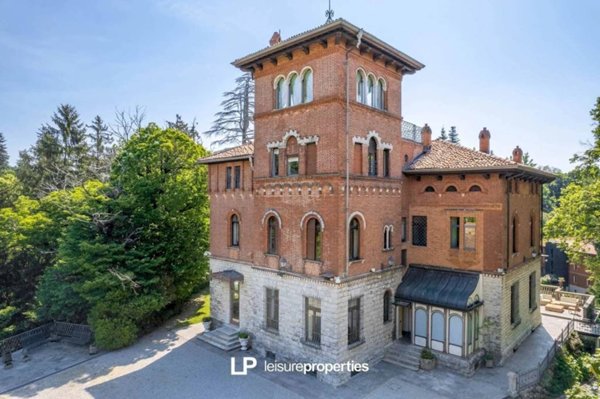 villa in vendita a Varese in zona Velate