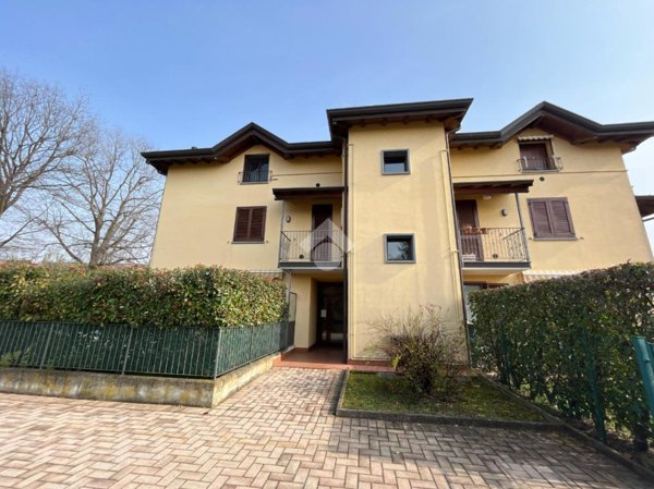 appartamento in vendita a Varese in zona Lissago