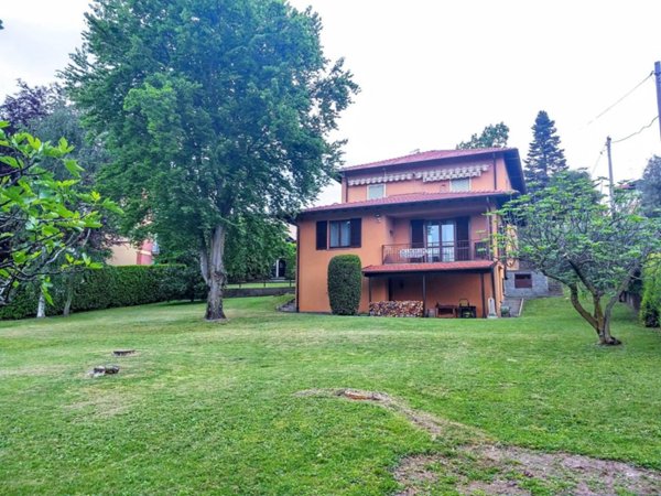 casa indipendente in vendita a Varese in zona Brunella
