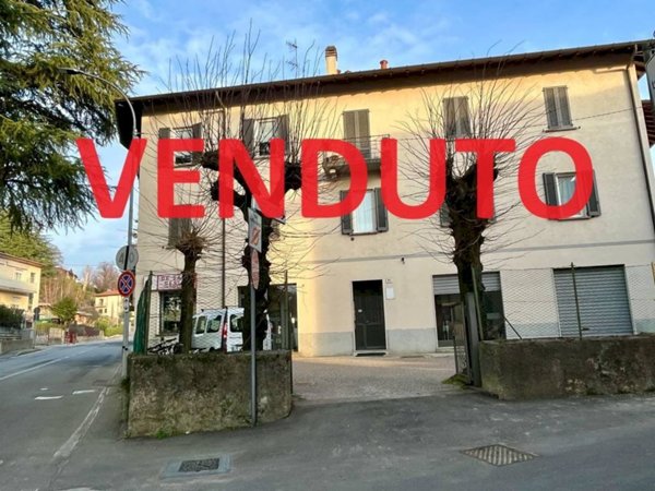 appartamento in vendita a Varese in zona Avigno