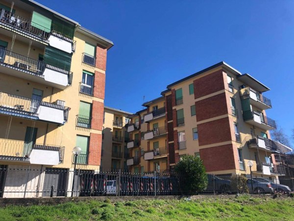 appartamento in vendita a Varese in zona Casbeno