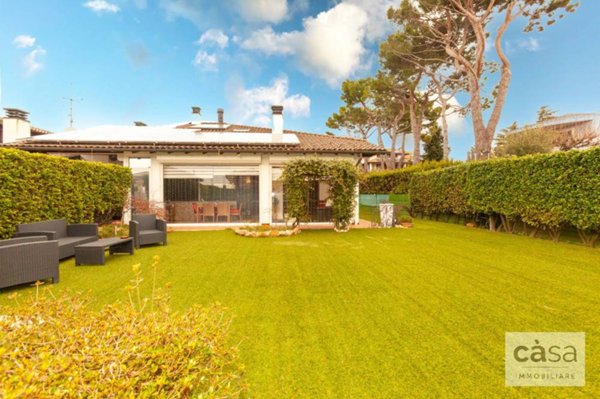 casa indipendente in vendita a Varese