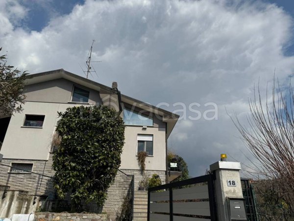 appartamento in vendita a Varese in zona Lissago